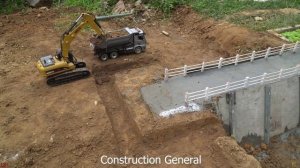 Постройка Мини-Плотины Для Хранения Воды, Чтобы Выращивать Рис И Разводить Рыбу