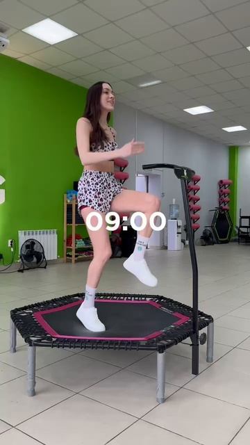 ❌8 утра: глаза не открываются 9 утра: прыгаешь на батуте и заряжаешь зал