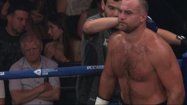 Битва тяжеловесов: Вартан Арутюнян vs Виталий Кудухов. RCC Boxing Promotions смотреть онлайн