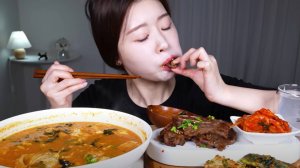 Мукбанг и Mukbang с Пылом: Острый Суп и Ребрышки на Огне! 🔥🥩 Плюс Рецепт