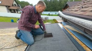 Установка аэратора в крышу с мягкой кровлей