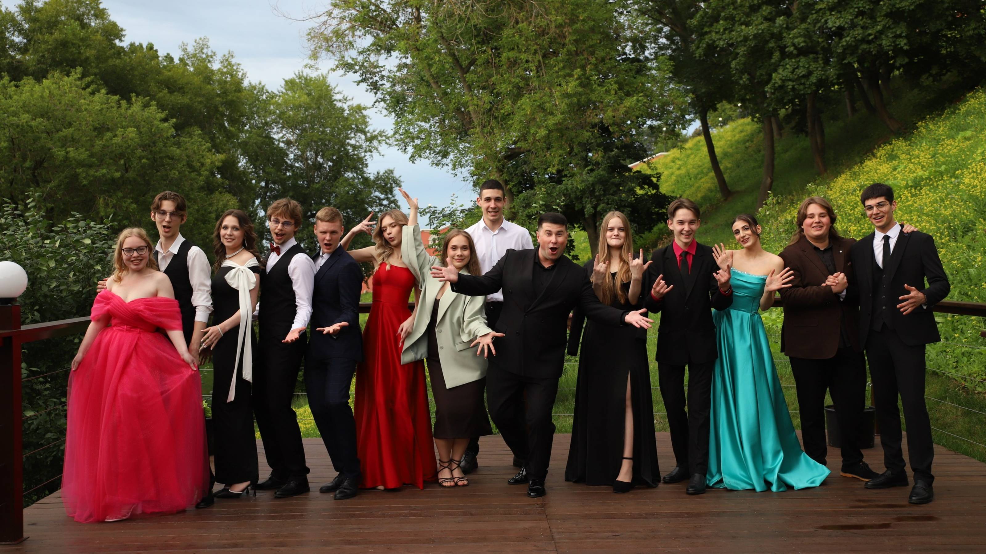 Интерьвью с выпускниками перед банкетом.