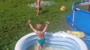 Купаемся,играем,загораем