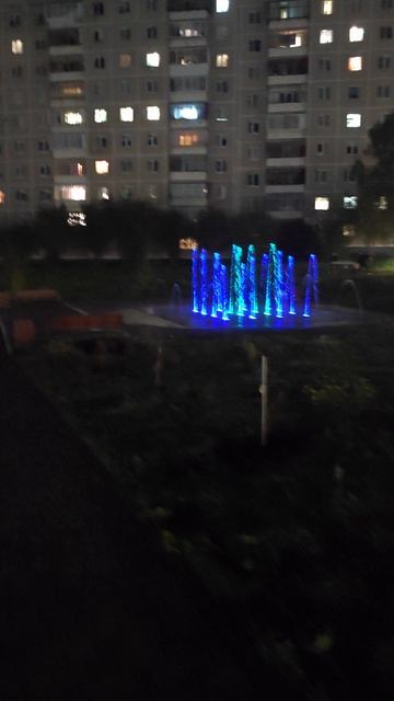 фонтан во дворе