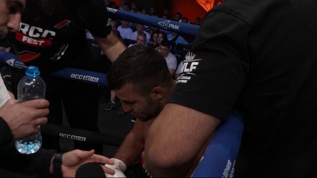 Получил травму, но не сдался: Киван Сафари vs Олег Жарков. RCC Boxing Promotions. Safari vs Zharkov смотреть онлайн