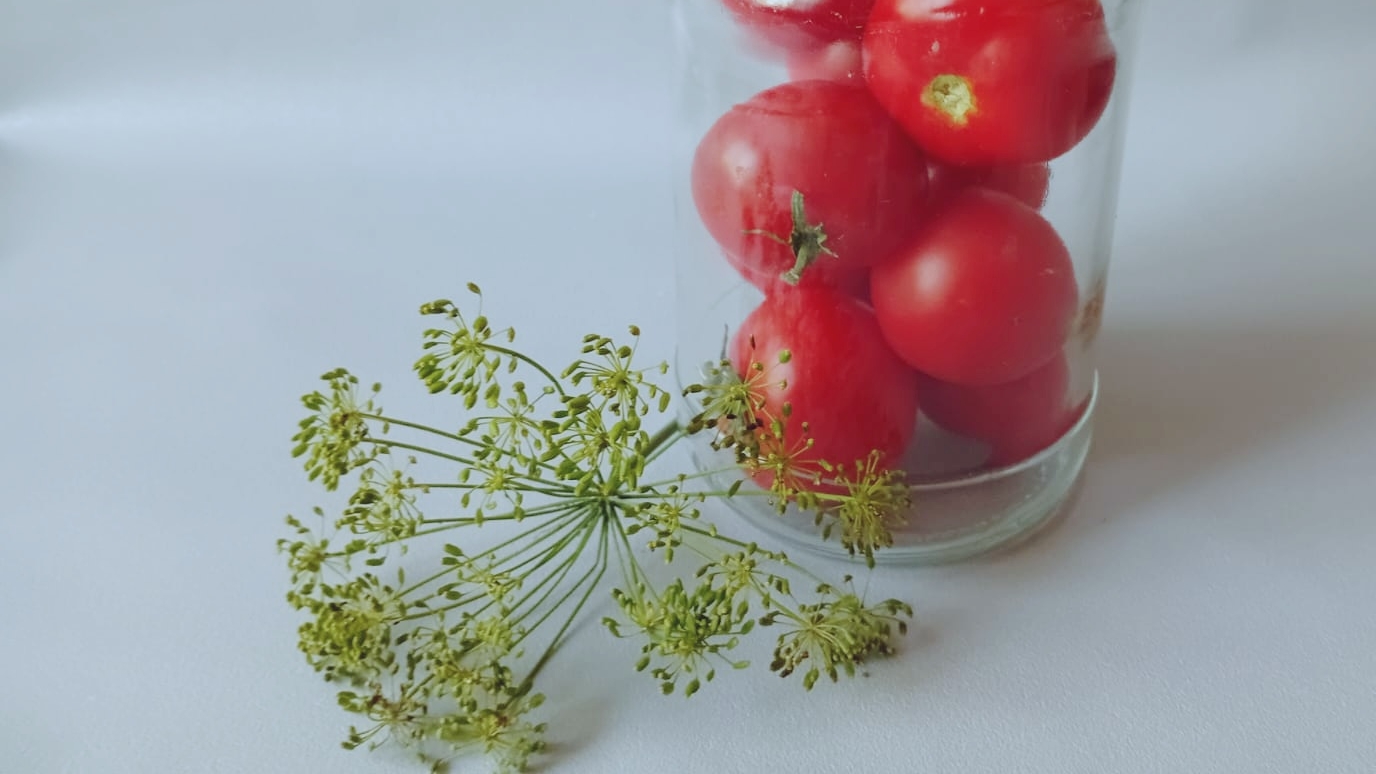 ПРИГОТОВЬТЕ ТАК ПОМИДОРЫ в ТОМАТНОМ СОКЕ на ЗИМУ смотреть онлайн