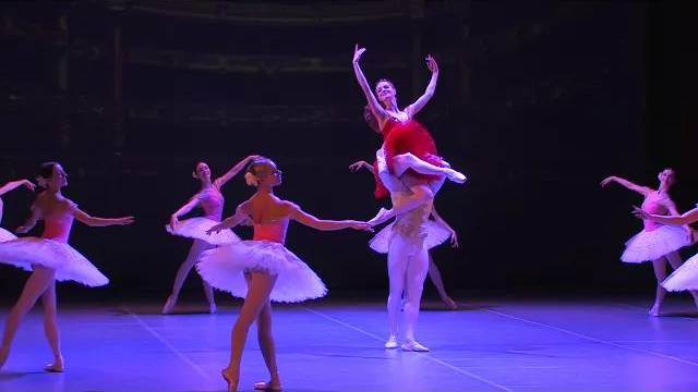 Гала-концерт к 200-летию Мариуса Петипа. Фильм-презентация. Культурный центр ЗИЛ. смотреть онлайн