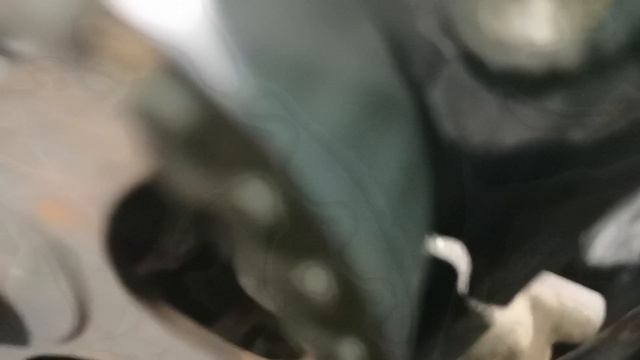 Hundai Elantra 3  Снятие ГБЦ. Часть 7 снятие пластиковой защиты ремня ГРМ.