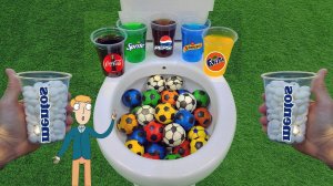 Мультики для детей. Туалет скибиди против ярких футбольных мини мячиков. Мультики для малышей