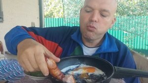 ОБЖОР яичница и колбаса рубленная/мукбанг/завтрак/мокпанроссия/еда на камеру