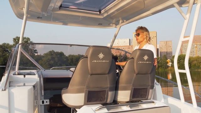 Обзор катера Cap Camarat 9.0 WA смотреть онлайн