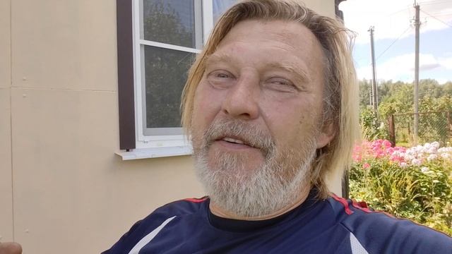 Выпросил у соседа глину и отсыпаю ей пол в гараже. смотреть онлайн