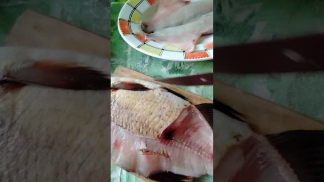 Разделка рыбы лещ на котлеты и жарку. смотреть онлайн