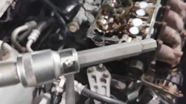 Hundai Elantra 3 Часть 9  Снятие ГБЦ