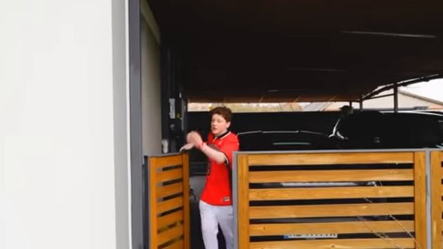 ХАГГИ ВАГИ И КЭТ НЭП В РЕАЛЬНОЙ ЖИЗНИ! смотреть онлайн