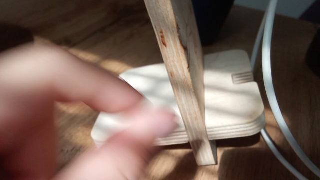 Я уранил случайно очень лёгкую подставку