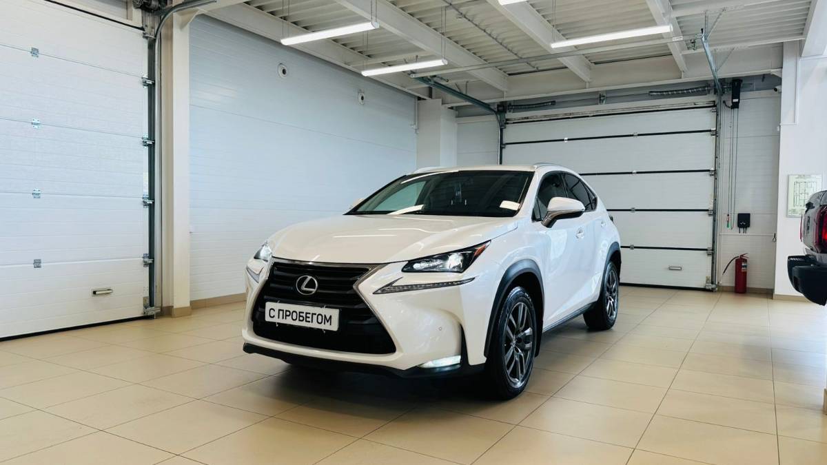 Lexus NX200, 2014 год