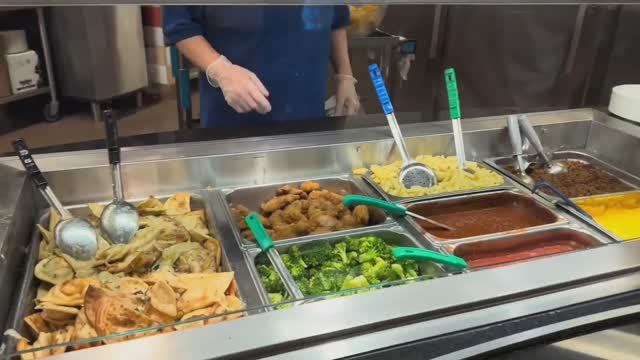 Школьная столовая в США смотреть онлайн