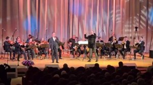 Дирижёр Андрей Балин. Алексей Татаринцев с оркестром Андрея Балина.