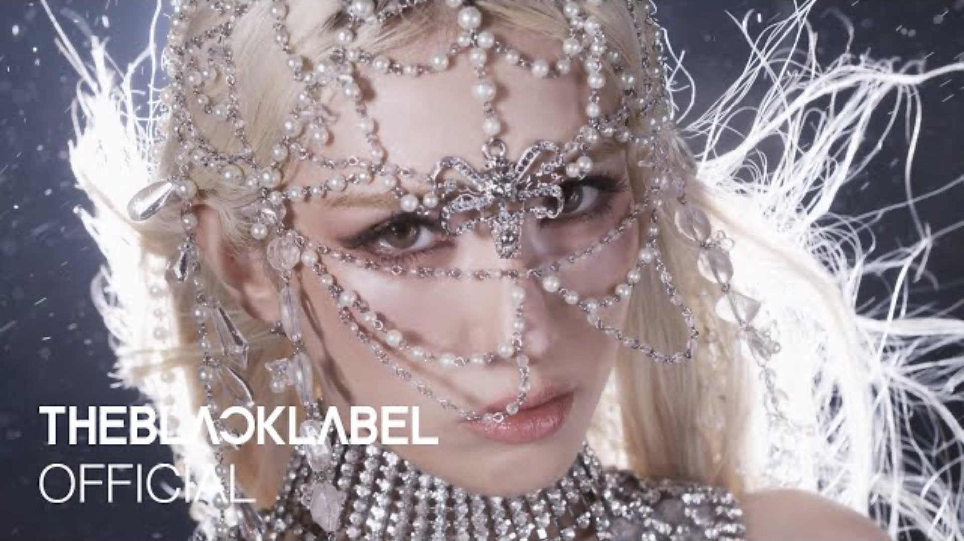 JEON SOMI - ‘CLOSER’ M/V