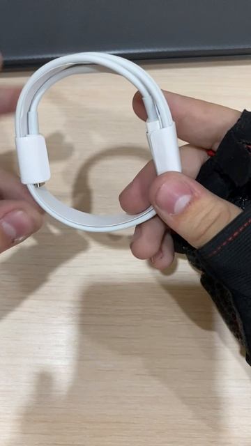 #ASMR в стиле @TheRelaxingEnd с AirPods Pro… с экраном?! смотреть онлайн