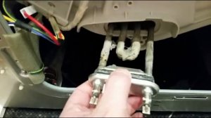 LG стиральная машина при включении выбивает автомат