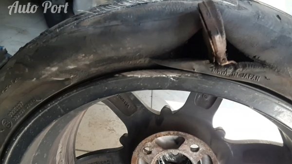 Подборка Жесть на СТО #40-41.ВАЗ 2110 из герметика.Отпало колесо Форд Фиеста.Скрипящий Suzuki Ignis.