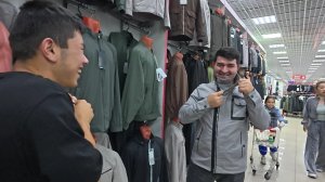 Абдугани  купили  не достающую одежду к школе. Наши покупки.