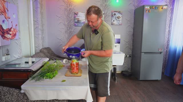 КРУТЫЕ РЕЦЕПТЫ ЗАСОЛКИ ПОМИДОР И ОГУРЦОВ смотреть онлайн