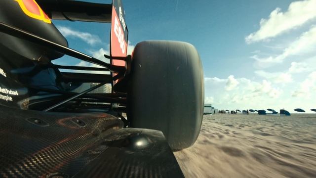 Max Verstappen Drives F1 Car in The Rocky Mountains 🇺🇸 (2160p_24fps_AV1-128kbit_AAC)