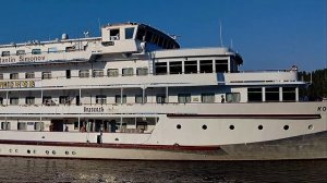 теплоход «Константин Симонов»