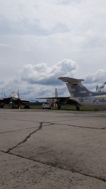 Л29 Дельфин выходит на дело #истребитель #полет #дельфин смотреть онлайн