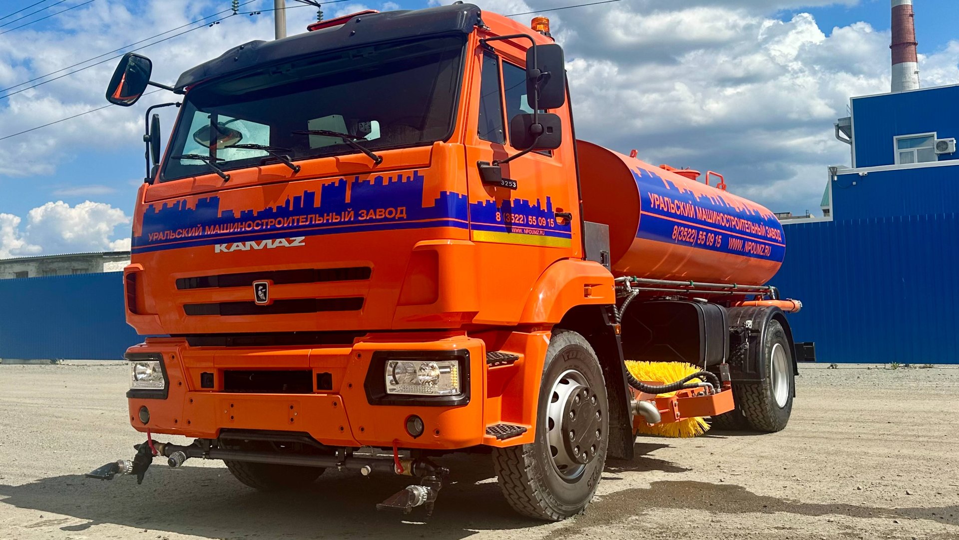 Поливомоечный автомобиль КАМАЗ 43253