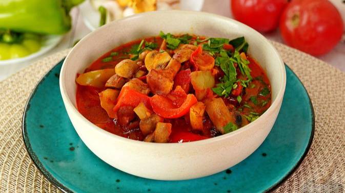 Яркий микс. ЛЕЧО С ЛИСИЧКАМИ И ШАМПИНЬОНАМИ