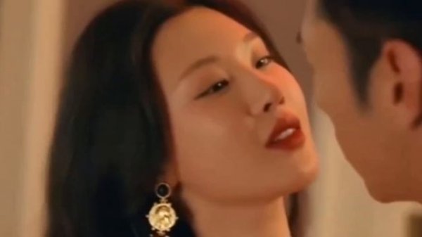 мини дорама " Роман под прикрытием"