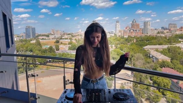 Yashta | Live dj set with sky view | tribal house | indie dance