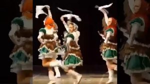 Песня:«Как хорошо у нас в деревне!»