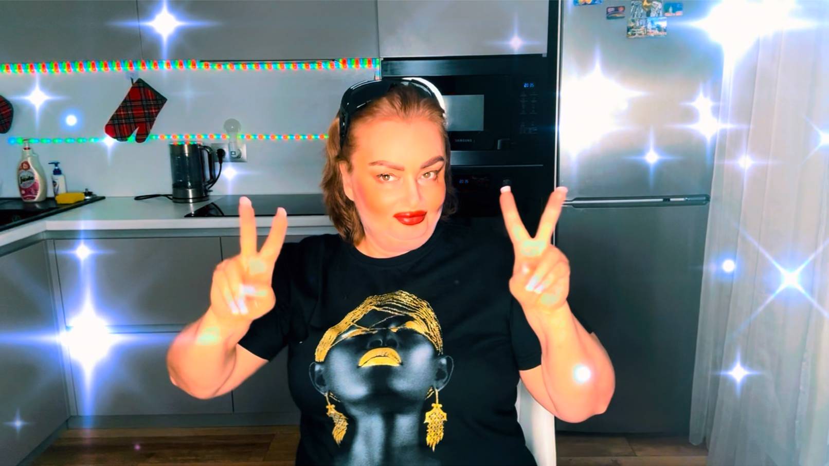 Семейнaj сага о Странной Жизни под названием "ГорГаз не дремлет ?".Многоэтажный дом в опасности SOS смотреть онлайн