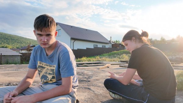 Дети впервые увидели наш дом. Первый и последний?