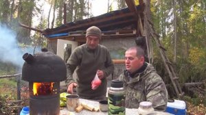 Живем на озере. Ловим рыбу на квадратные удочки. Улов порадовал. Вечер в уютной избе. #1