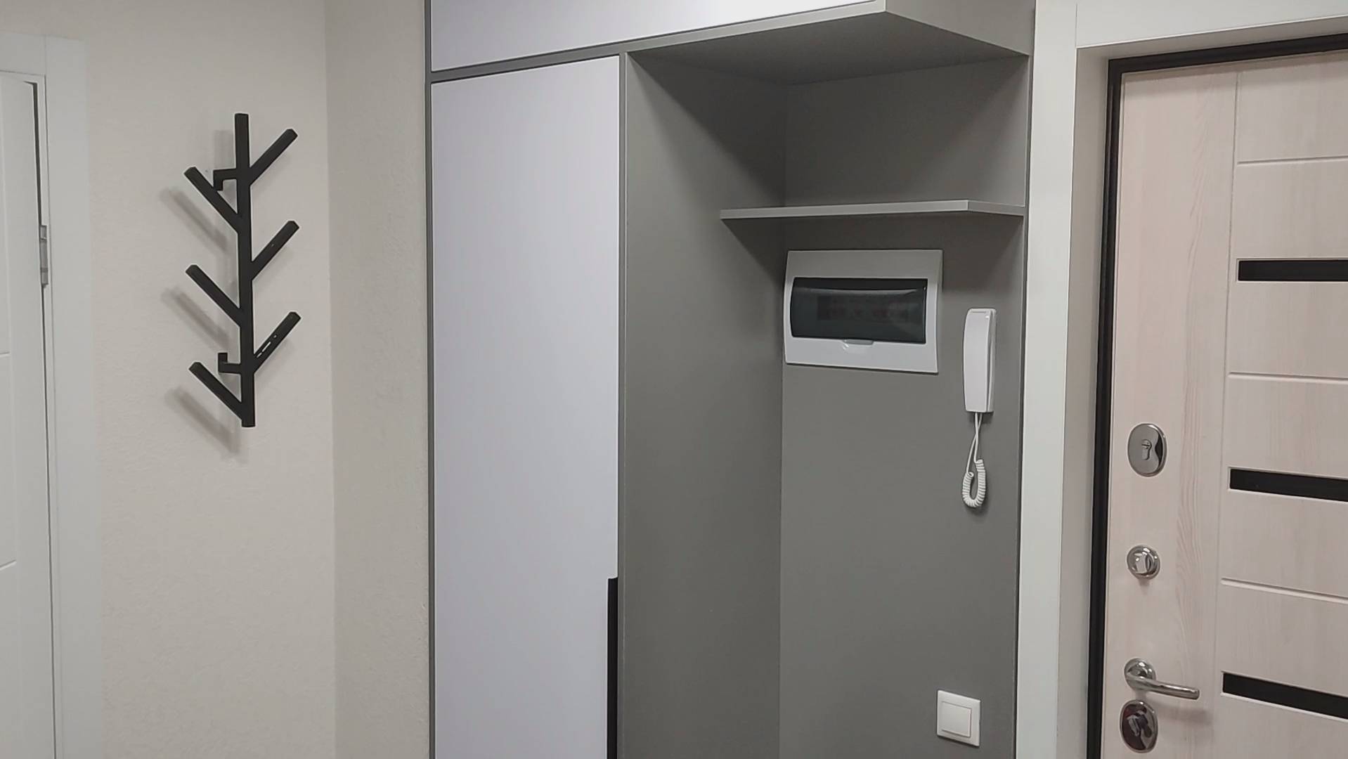 "Врезать всё!" - прихожая 192 смотреть онлайн