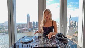 RHUE | pov - you’re at a melodic house penthouse party