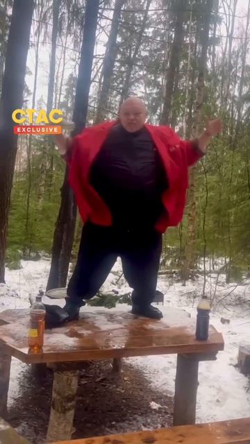 Барецкий на Аляске порвал банку пиво! 🇷🇺🇺🇸Baretsky tore open a beer can in Alaska! смотреть онлайн
