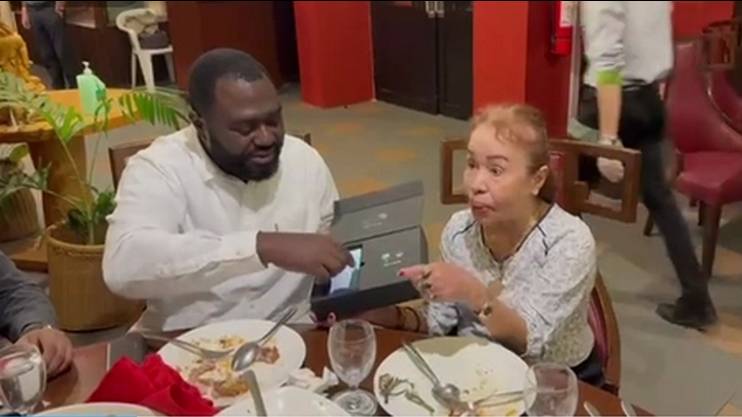 Мэнни Пакьяо сразу же купил устройство 🆂🅾️🅻🅻🅾️🅽🅶 - S1 протестировать