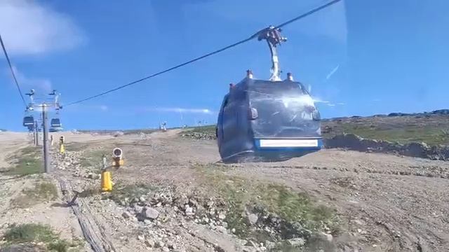 Подъём на гору на подъёмнике горнолыжного комплекса «Большой Вудъявр" смотреть онлайн