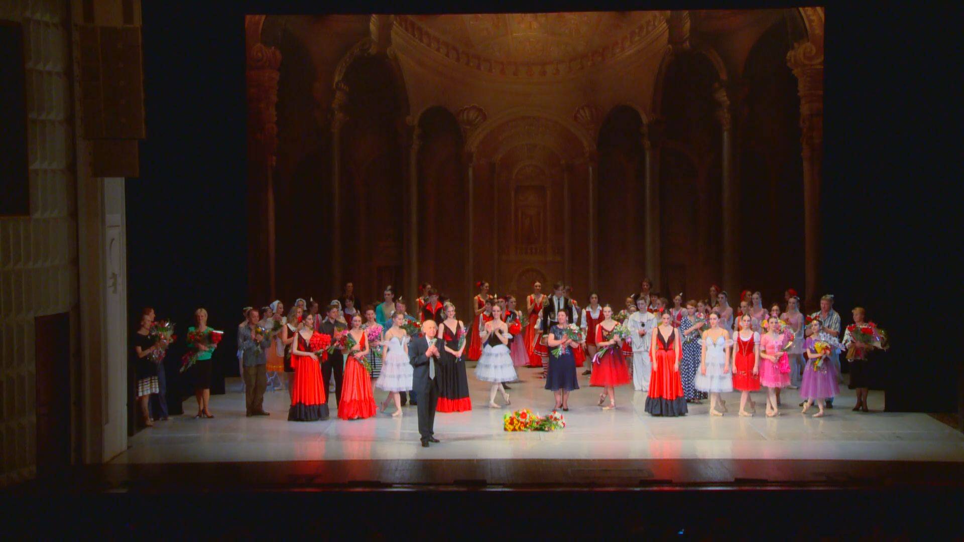 10 лет назад..."Поэзия танца". Концерт классического балета. МХУ при МГАТТ "Гжель". Х/р Акимов Б.Б смотреть онлайн