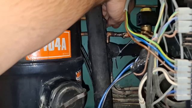 Ремонт морозильной камеры ZANOTTI, замена клапана оттайки.