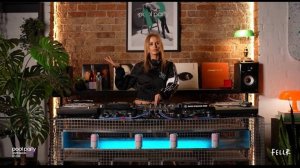 Tori Levett | Live with Pool party and friends - Melodic Techno DJ set