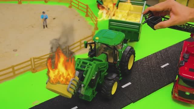 Пожар на ферме! Пожарные и лошади спасают трактор 🚒🐴 Видео для детей