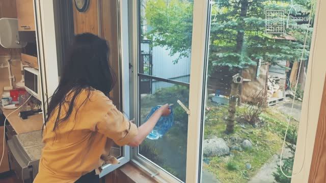 Москитная сетка "Антикошка" какова на прочность? смотреть онлайн